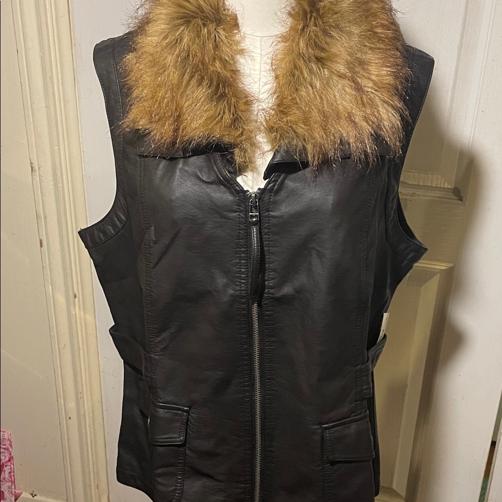 Elegant Black Vest with Faux Fur Trim